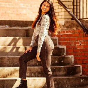 Black Levi’s jeans